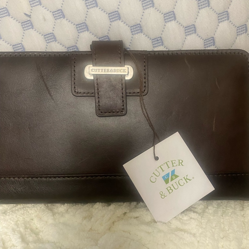 Cutter & Buck American Classic Dark Brown Leather Travel Wallet